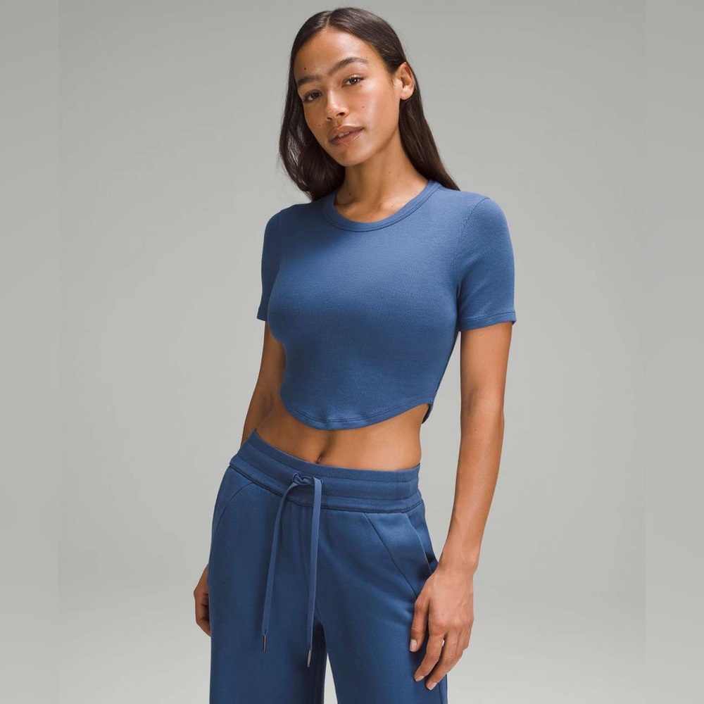 Lululemon Hold Tight Straight-Hem Cropped T-Shirt Pitch Blue SZ 2